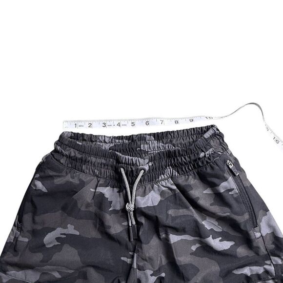 Athleta Girls Play More 3" Camo Drawstring Athletic Shorts Black Size Large - Picture 7 of 9